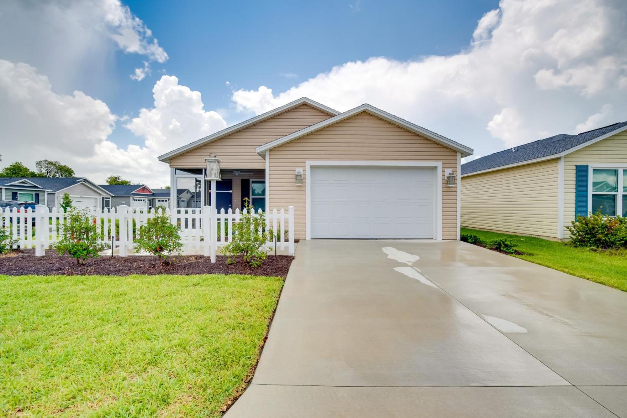 Sun-Soaked Retreat In The Villages With Grill! Exterior foto